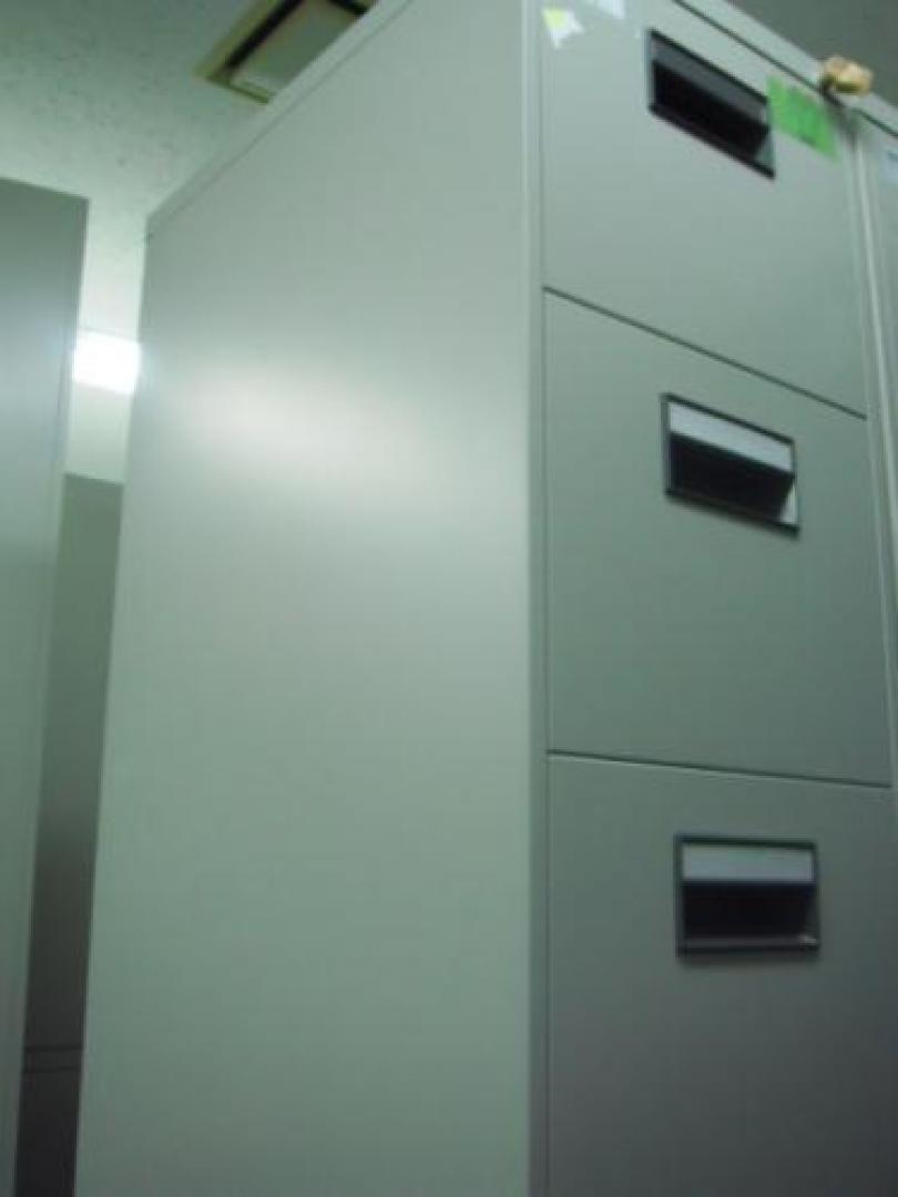 【入荷情報】Ａ４ファイルキャビネット入荷しました。
                                    中古
            