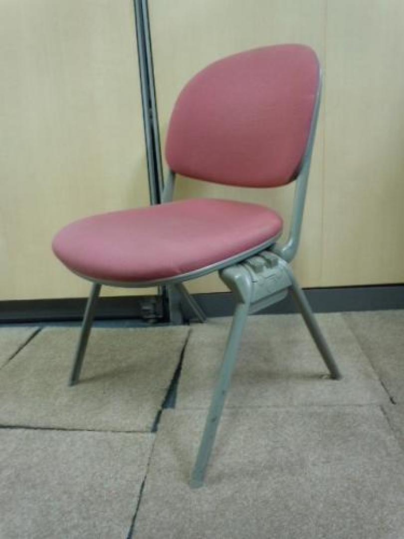 スタッキングチェア　■　6脚揃います！【会議チェア】
                                    中古
            