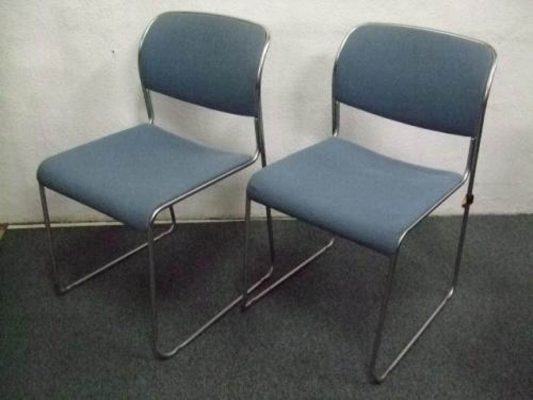 ミーティングチェア2脚セット　■メーカー：オカムラ　■タイプ：スタッキング(重ねれるタイプ)　■ミーティングチェアで問い合わせが多い商品です！！重ねられるので便利なためです！！【会議チェア】
                                    中古
            