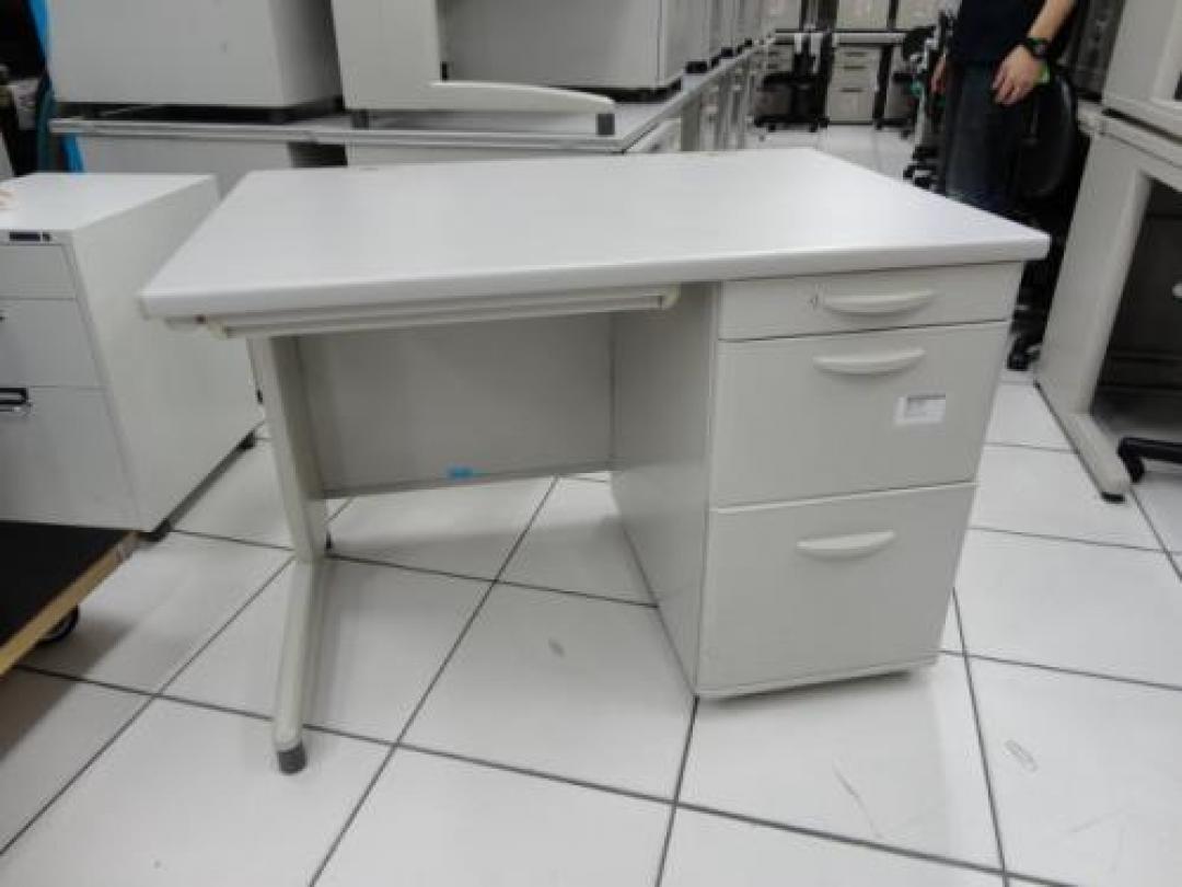 中古】 クロガネ 片袖机 59619 - 中古オフィス家具ならオフィスバスターズ