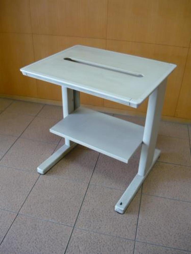 ■このｻｲｽﾞがちょうどいい！　■プリンター台　　何を置いても構いません。
                                    中古
            