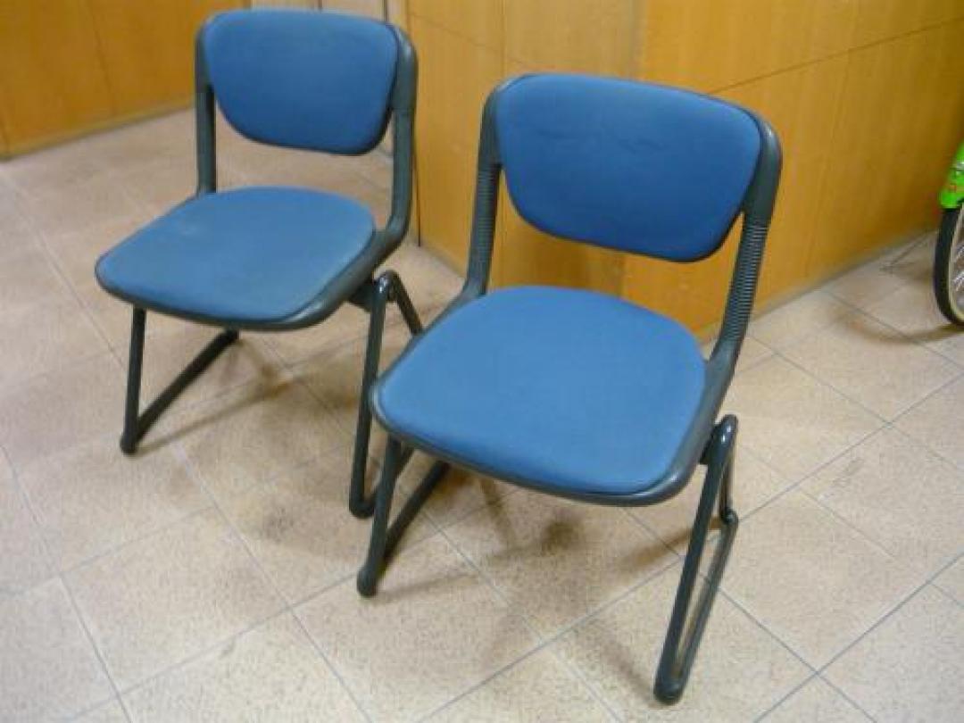 ■２脚セット・重ねられるタイプ　打ち合わせ用にも！！【セット商品】【会議チェア】
                                    中古
            