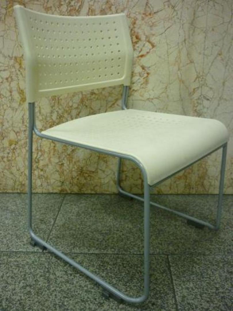 一般的な会議用テーブルの色あわせが可能です【会議チェア】
                                    中古
            