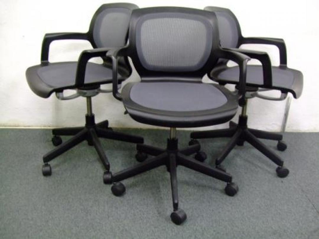 マリンバチェア　　■メーカー：コクヨ　■3脚セットで2100円off　■限定1セット　■数量が増えるごとに割引金額も増える・・・　【セット商品】【会議チェア】
                                    中古
            