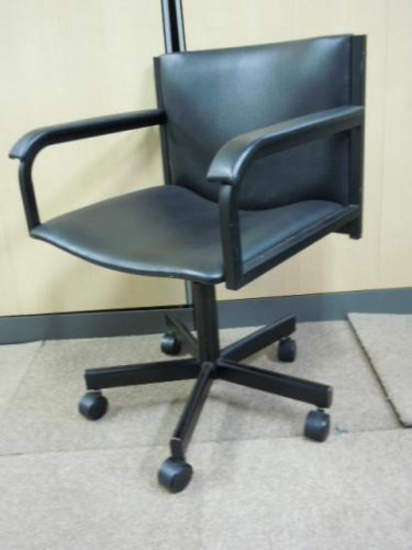 ◆　Cassina interdecor(ixc)　カッシーナ　インターデコール　◆　ミーティングチェア　◆　4脚限りの限定入荷　◆　中古希少品　◆　【高級チェア】【会議チェア】
                                    中古
            