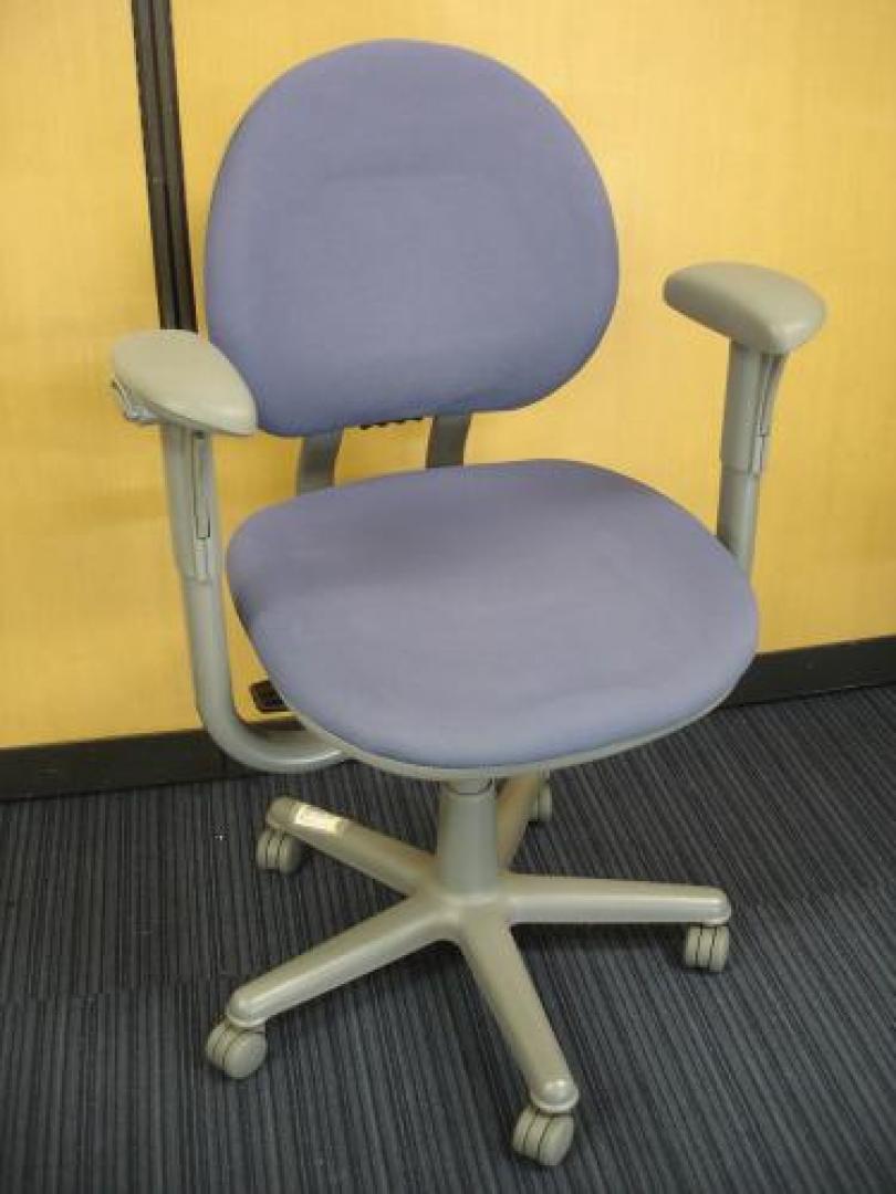 【スチールケース製】多機能オフィスチェア!!【OAチェア】
                                    中古
            