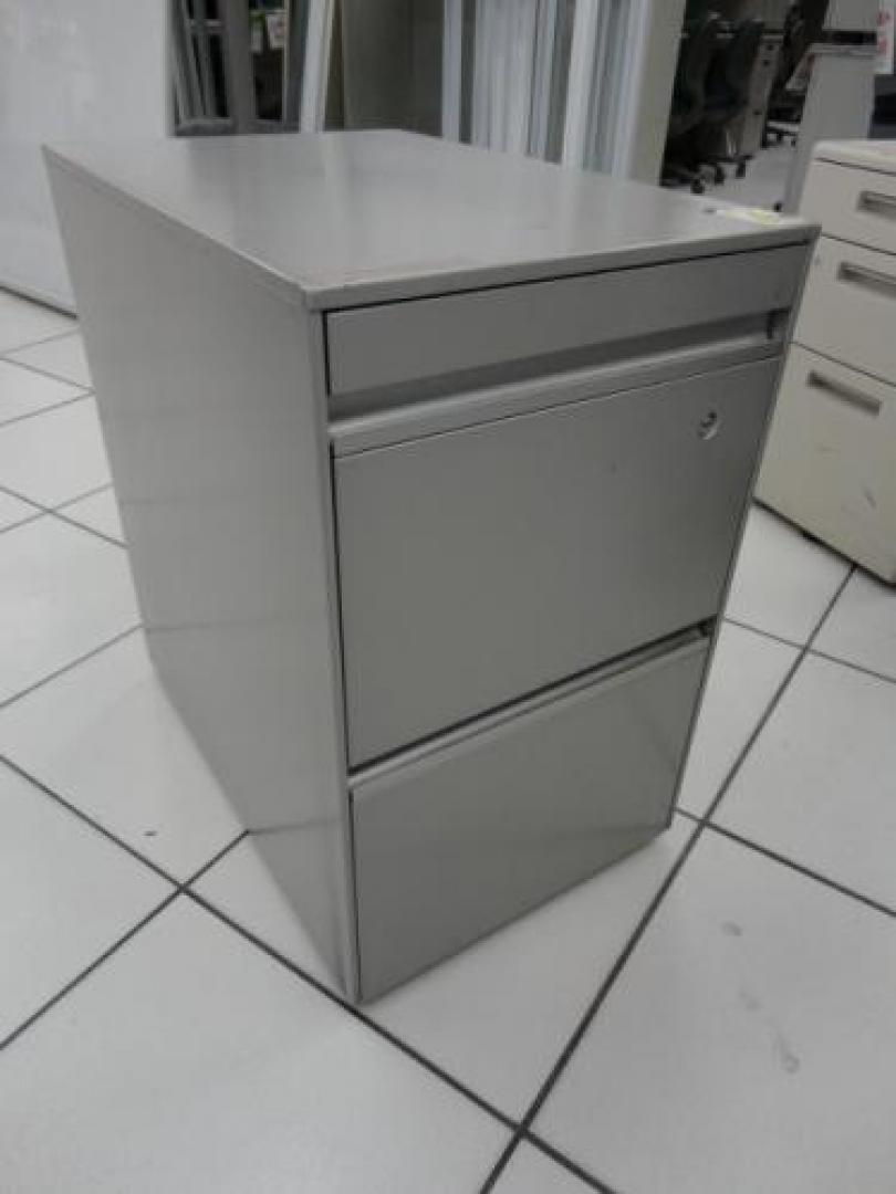 ■高さ注意H630■フリーアドレス用■スタイリッシュなオフィスに!
                                    中古
            