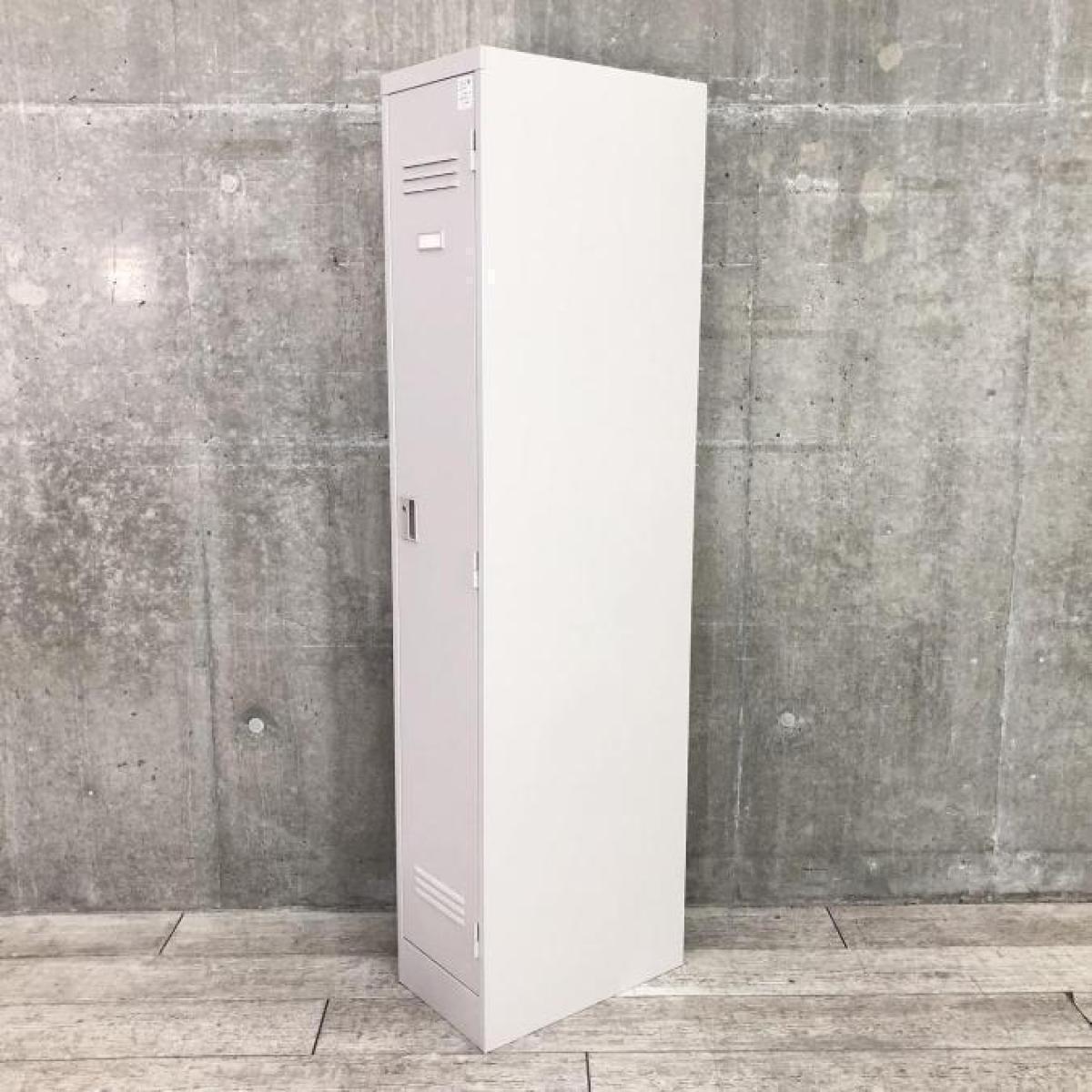 増員/人気/定番　イトーキ（ITOKI）製　J型シリーズ　1人用ロッカー　更衣ロッカー　W315×D515mm　■シリンダー錠　■ホワイトグレー
                        J型
                                    中古
            