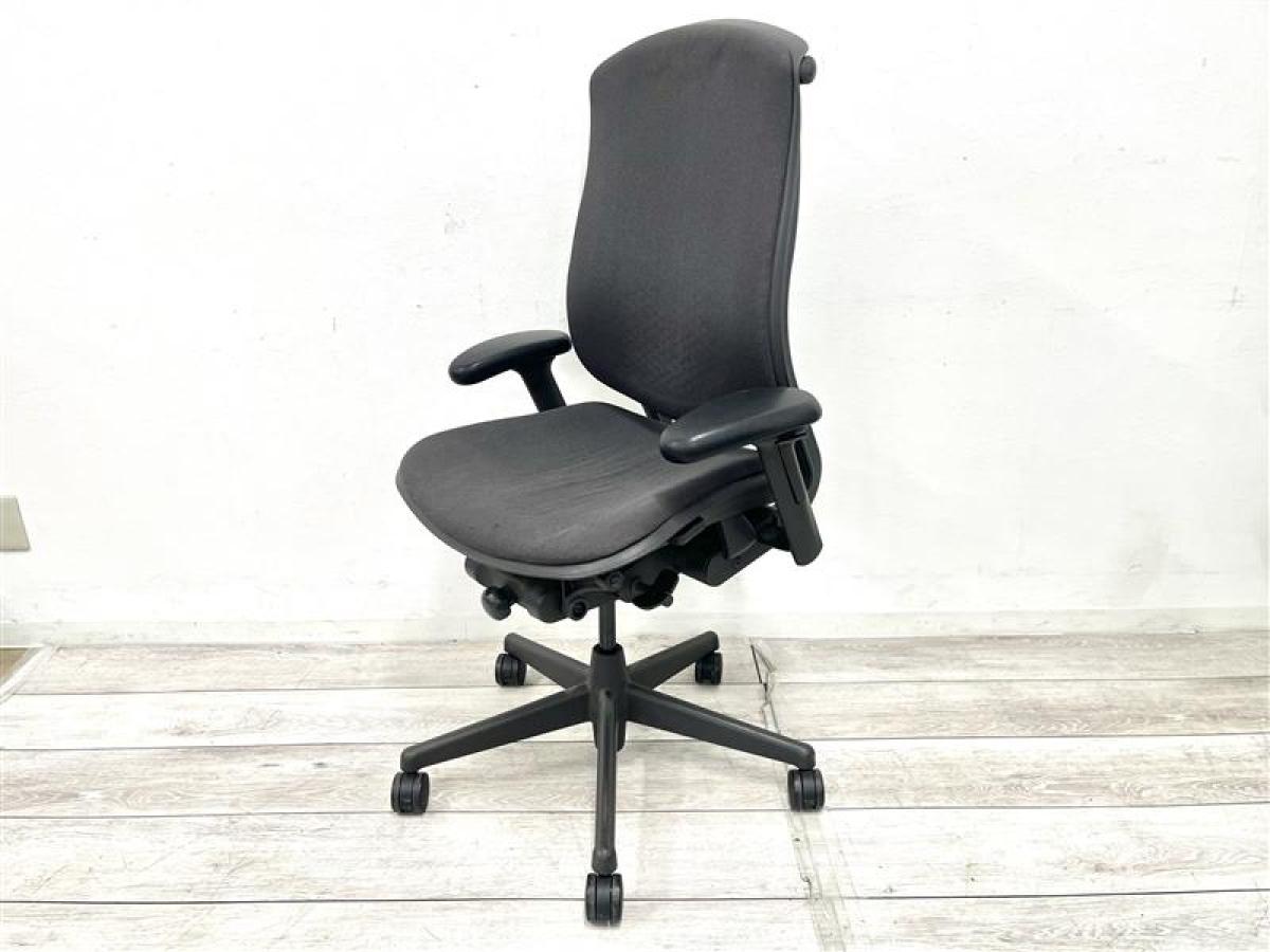 【定価約16万円】【人とは違うデザインのチェアをお探しの方におすすめ！】■ハーマンミラー(Herman Miller)製　セラチェア　肘付ハイバック　■可動肘・ランバーサポート付き　■ブラック
                        セラチェア
                                    中古
            