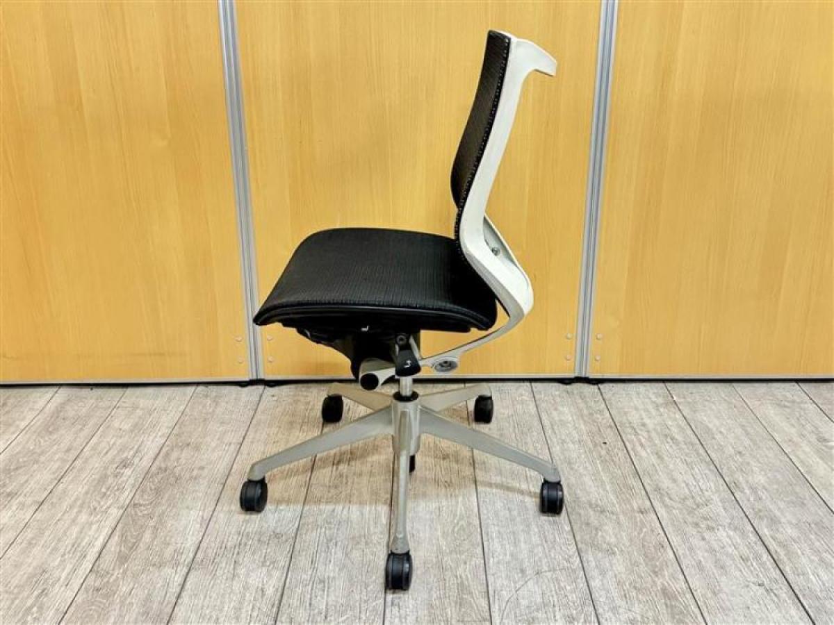 中古】バロンチェア オカムラ/okamura 肘無ローバックチェア 590256 