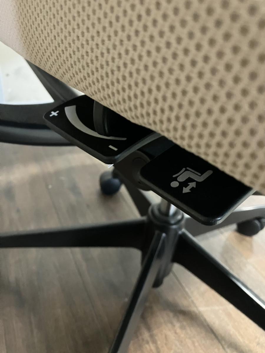 【中古】コーラルメッシュ CQ86MS FSH7 オカムラ/okamura 肘付ハイバックチェア 590413 - 中古オフィス家具なら ...