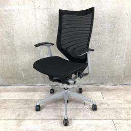 【在庫入替セール】オカムラ　バロン　ハイバックモデル　背：メッシュ　座：メッシュ　張地：ブラック　脚：シルバー　デザインアーム搭載　※リクライニングロックに不良があるため特価品