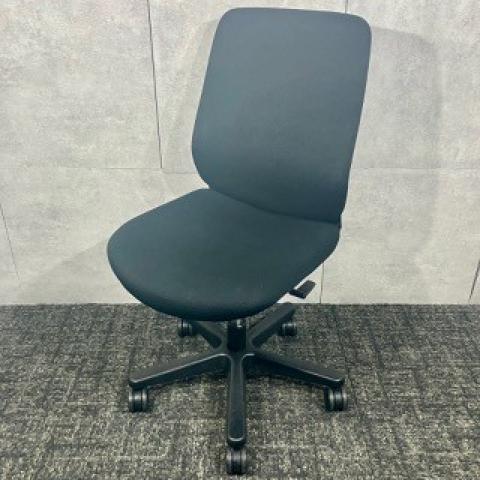 【中古】トルテチェア KZ-130GB-T1T1 イトーキ（ITOKI） 肘無ハイバックチェア