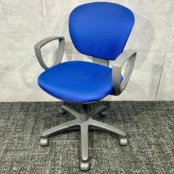 【コスパ抜群チェア！無駄のないデザインが人気！】コクヨ　レグノ　肘付　ローバック　ブルー　中古　《オフィスバスターズ福岡博多店は、福岡を拠点として、日本全国へ中古オフィス用品・オフィス家具を提供しております》