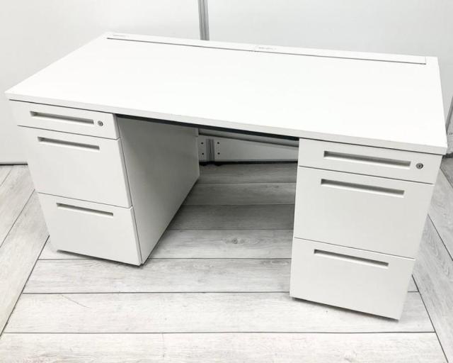【広々としたワークスペースで作業効率アップ！】■イトーキ製　両袖デスク　W1400×D700×H720mm　ホワイト【ITOKI　CZR】