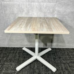 【木目のおしゃれなスクエアテーブル】カフェテーブル　750角　ナチュラル×ホワイト　《オフィスバスターズ福岡博多店は、福岡を拠点として、日本全国へ中古オフィス用品・オフィス家具を提供しております》