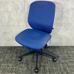 【大人気シリーズが30脚入荷！】◆オカムラ/シルフィー　前傾《オフィスバスターズ福岡博多店は、福岡を拠点として、日本全国へ中古オフィス用品・オフィス家具を提供しております》