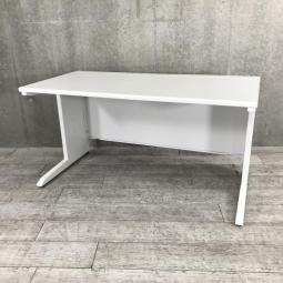 【5/19・4台入荷予定！】■トヨスチール　平デスク　W1400×D700mm　ホワイト