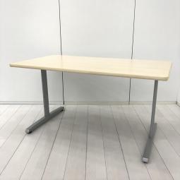 【ナチュラル天板のハイテーブル！受付や休憩スペース用に！】■オカムラ（okamura）製　8177シリーズ　角テーブル　T字脚W1350×D750×H700mm　■天板:木目ナチュラル