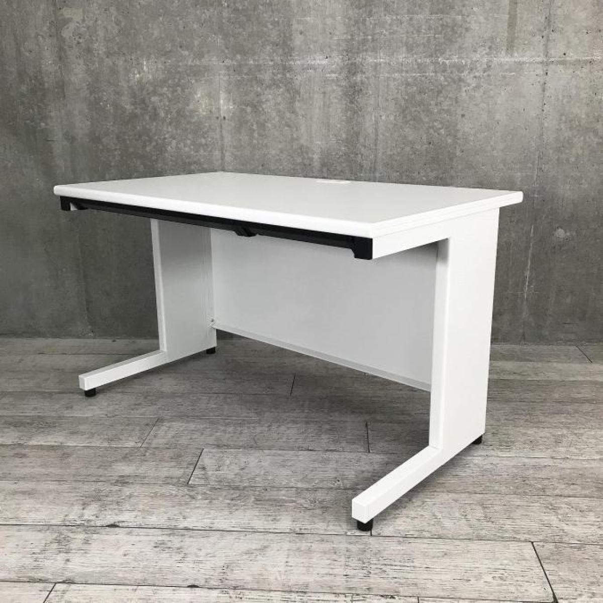 【定価約5万円】【シンプルで機能的なオフィスデスクとして人気のシリーズ！定番サイズの幅1200㎜！】■プラス(PLUS)製　フラットラインシリーズ　平机　W1200×D700㎜　引き出し付　■ホワイト
                        フラットライン
                                    中古
            