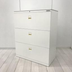【在庫入替セール品！（本在庫限定価格）】【収納量抜群！人気のホワイトカラー！】■オカムラ（okamura）製　3Sシリーズ　3段ラテラル　■シリンダー錠■色：ホワイト【弊社使用欄：A01056420】【HU】