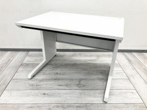 高品質で使いやすい!人気の国産オフィスデスク!コンパクトな横幅100cmタイプ!
■イトーキ/CZRシリーズ(シーゼットアール)/ホワイト 平デスク W1000×D700×H720mm
