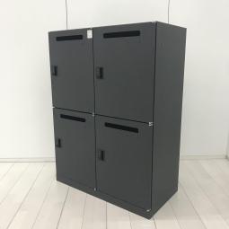 【在庫入替セール品！（本在庫限定価格）】【スタイリッシュなデザイン！省スペースに4人分の収納が可能！】■イトーキ（ITOKI）　シンラインシリーズ　4人用メールロッカーH1210mm　ダイヤル錠タイプ　■ブラック【弊社使用欄：A01055114】【HU】