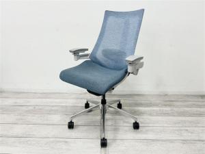 【定価約10万円】【通気性バツグン背もたれメッシュ！肘付きハイバックOAチェアの入荷です】■イトーキ製　アクト　OAチェア 　■肘付ハイバックチェア　■可動肘　■ライトブルー