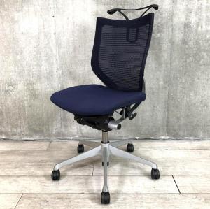 【噂が噂を呼ぶワンランク上の快適チェア!】■オカムラ バロンチェア ダークブルー 背メッシュ 座クッション ローバック ハンガー付 ■誰にでもベストなポジションが得られる先進設計で快適に!