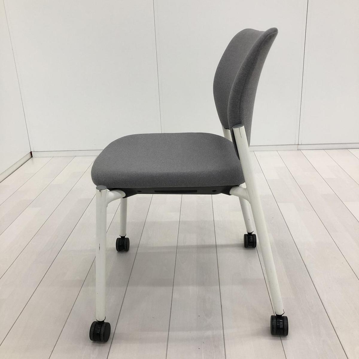 オカムラ　合皮張り応接椅子３点セット『中古良品、座面スレあり 中古】8147シリーズ オカムラ/okamura スタッキングチェア 591474