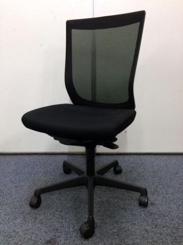 【中古】エスクード  オカムラ（okamura） 肘無ローバックチェア