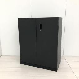 【定価約8万円】【書類の収納スペースを増やしたい方に！収納力抜群な観音開きタイプのキャビネット】■イトーキ(ITOKI)製　エス(eS)キャビネットシリーズ　両開き　ローキャビネット　H1100㎜ 　■ブラック　■シリンダー錠 【フラットで美しい！】