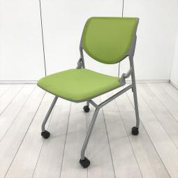 【在庫入替セール品！（本在庫限定価格）】【グッドデザイン賞受賞！シンプルなデザインで使いやすい！会議室、ミーティングスペースなどに！】■オカムラ(okamura)製　ルナ（Runa）チェア　ネスティングチェア　ミーティングチェア　キャスター付　■背ヌードメッシュ　■グリーン　【弊社使用欄：A01053715】【HU】