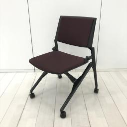 【在庫入替セール品！（本在庫限定価格）】【上質なデザインのネスティングチェア！使わない時は水平に重ねてコンパクトに収納！】■オカムラ（okamura）製　マルカ（Marca）シリーズ　ネスティングチェア　肘無　■キャスター付　■レッド　【弊社使用欄：A01053735】【HU】