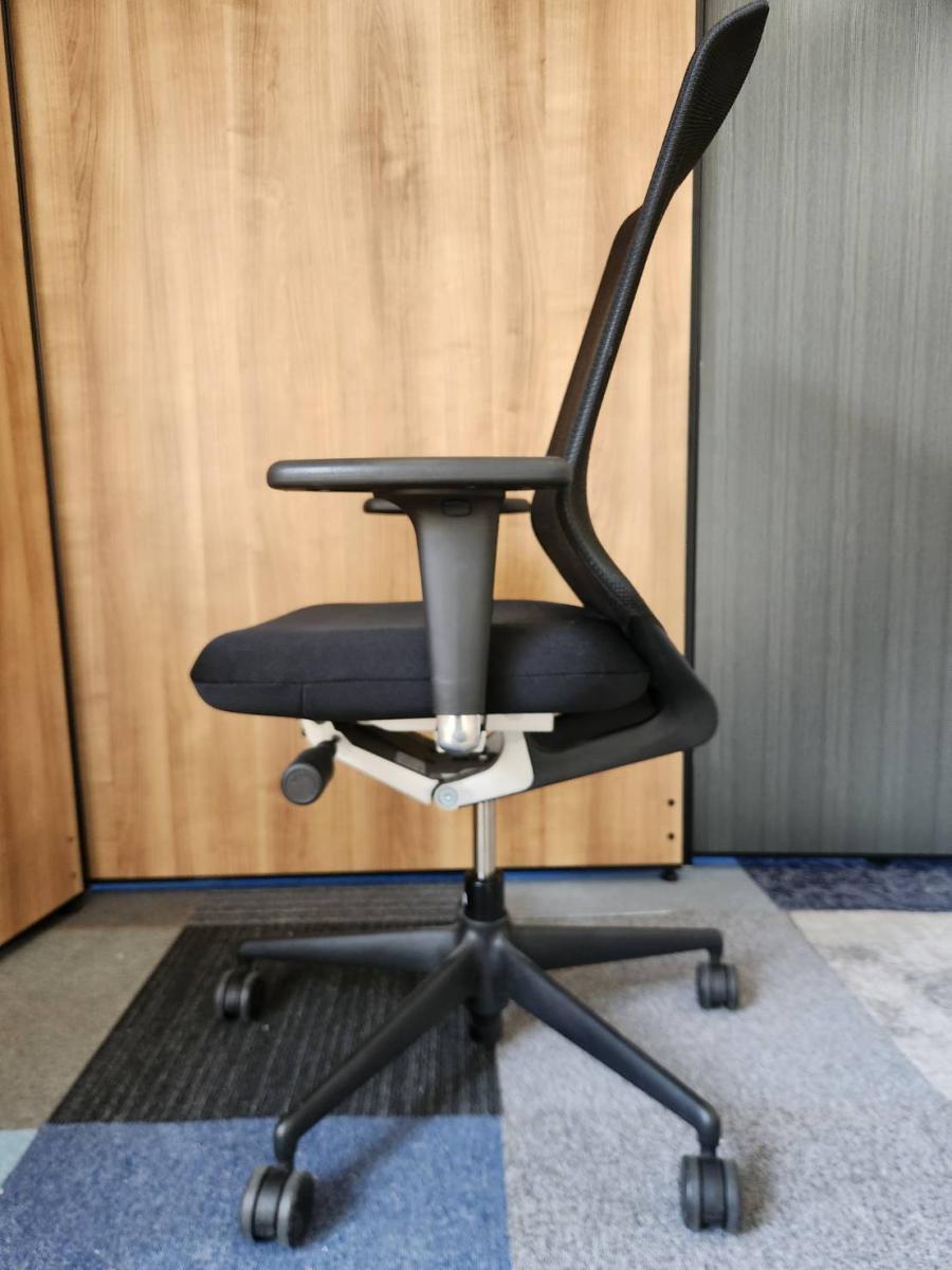 中古】メダ2チェア vitra/ヴィトラ 肘付ハイバックチェア 592003