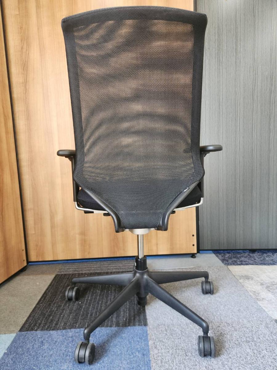 中古】メダ2チェア vitra/ヴィトラ 肘付ハイバックチェア 592003