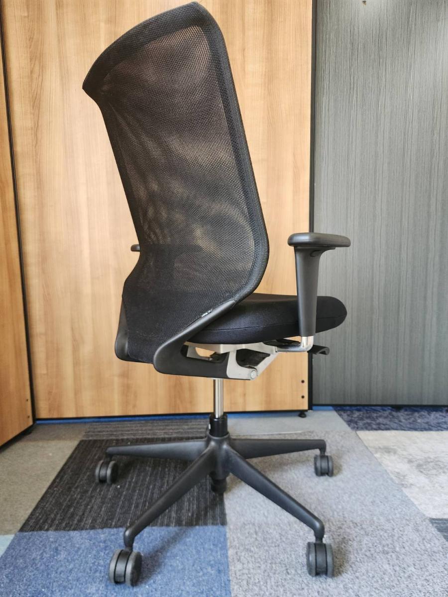 中古】メダ2チェア vitra/ヴィトラ 肘付ハイバックチェア 592003 