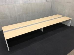 【関西倉庫入荷】■オカムラ　フリーウェイ　幅7200mm×奥行1400mm　■天板ネオウッドライト×脚ホワイト【14名様推奨サイズ！　足元すっきりナチュラル天板のフリーアドレスデスク！】