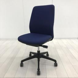 【コスパの良いワーキングチェア！】■プラス(PLUS)製　カイル(Kaile)チェア　肘無　ハイバック　クッションタイプ　■ブルー×ブラックシェル　【体を包み込むようなクッションが快適！】【弊社使用欄：A01070168】
