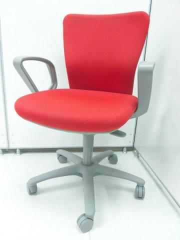 【中古】カロッツァチェア  オカムラ（okamura） 肘付ローバックチェア