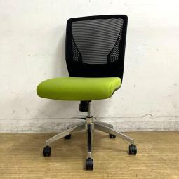 【オカムラ製チェアをお手頃価格で！！　大人気ブラックカラーの背面メッシュ素材！】■オカムラ（okamura）　ヴィラージュ（VILLAGE）チェア　肘無し　ローバック　■色：ライトグリーン×ブラック 【厚めのクッションが心地いい！】