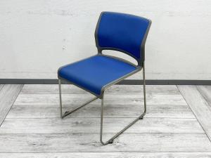 【もう置き場所には困らない・・・！】■Okamura（オカムラ）製　LITTO2（リット2）　ブルー　■スタッキングチェア　ミーティングチェア　キャスター無し　座・背面クッション　※シェル部分傷あり