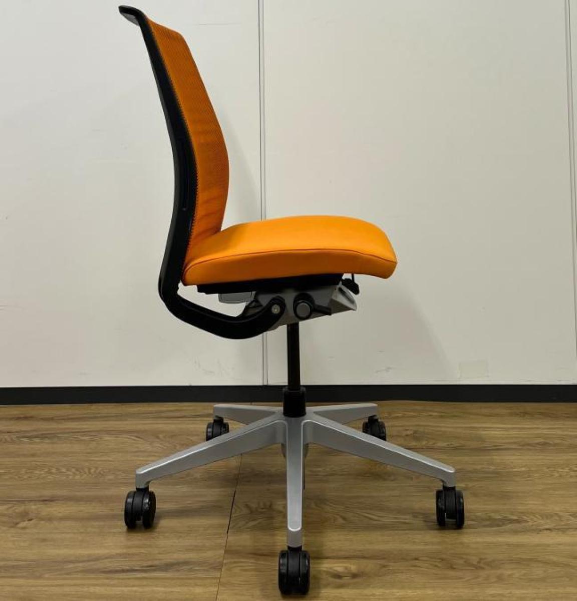 中古】シンクチェア（新モデル） Steelcase/スチールケース 肘無 