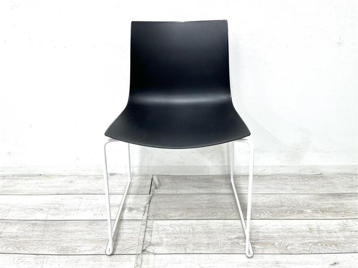 【美品】Arper Catifa46 カティファ46 2脚 スタッキングチェア 中古】カティファ46 Arper/アルペール スタッキングチェア 592578