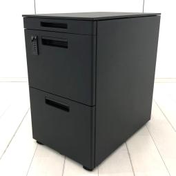 【スタイリッシュなデザインで人気のブラックカラー！】■コクヨ製　ジーティーシリーズ　3段ワゴン　H650mm【ハイワゴン】　■デスク周りをスマートに一括管理！ダイヤル錠付きで安心のモバイルワゴン！【KOKUYO　GT】