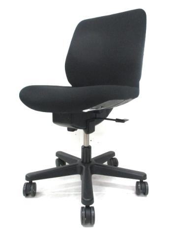 【中古】トルテR KZ-246GB-T1T1 イトーキ（ITOKI） 肘無ローバックチェア