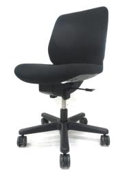 【全ての機能をコンパクトに!クッション性が高く座り心地が良い!】
■ITOKI(イトーキ)製 トルテRチェア ローバック ■ブラック