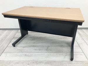 【配線カバーなし】【通常使用問題ありません】【令和トレンドのカラー】プラス　フラットライン　木目×黒のモダンなデザイン。《オフィスバスターズ福岡博多店は、福岡を拠点として、日本全国へ中古オフィス用品・オフィス家具を提供しております》