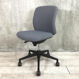 【スタンダードな機能のシンプルローコストチェア！】■ウチダ（UCHIDA）製　カリッサ（CARISSA）チェア　肘無　ローバック　クロスバックタイプ　■グレー×ブラックシェル【T5】
