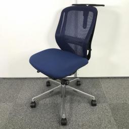 【前傾チルト機能付！オカムラ製品で最も人気を集める高機能チェア！】■オカムラ（okamura）製　シルフィー(Sylphy)チェア　肘無し　ローバック　■ハンガー・ランバーサポート付　■背面メッシュ　■ミディアムブルー×ブラックフレーム